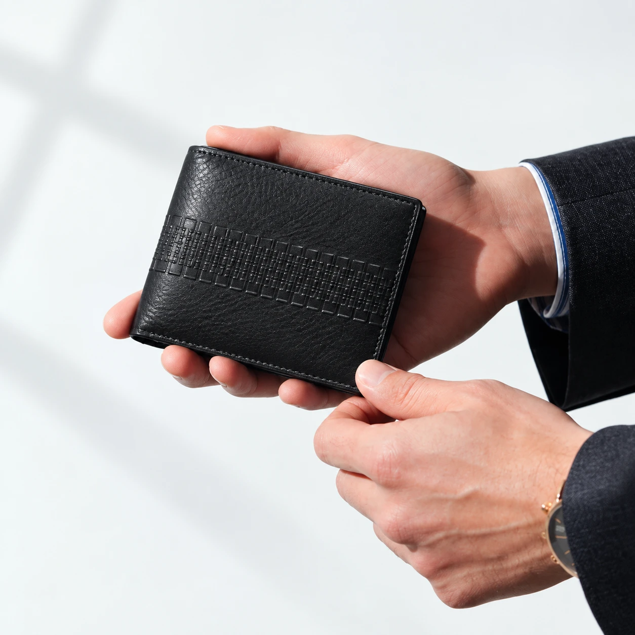 black wallet 1 cn